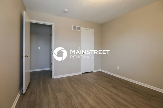 Building Photo - 3 Bedroom Pet-Friendly Home in Kearney, MO with Main Street Renewal