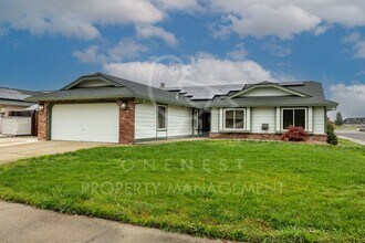 Building Photo - Walking distance to Joiner Park; GREAT corner lot home in Lincoln CA