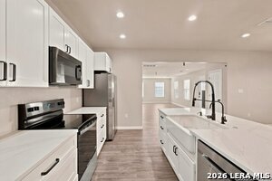 Building Photo - 1452 Lakeview Dr