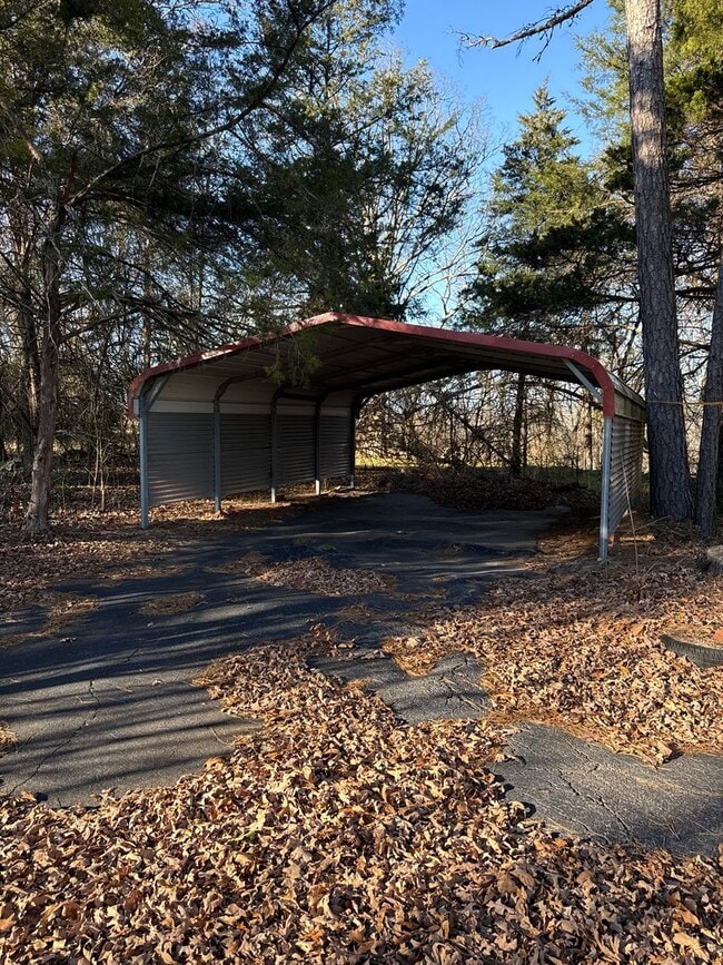 Building Photo - 185 Ridgeview Ln