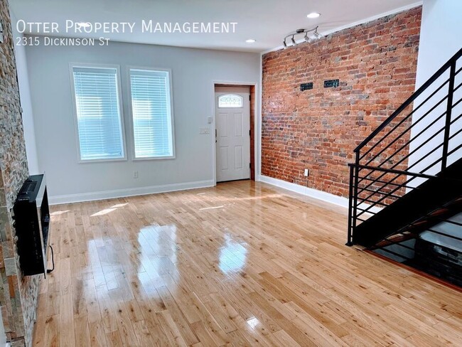 Building Photo - 2315 Dickinson St