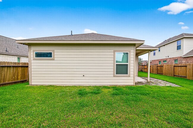 Building Photo - 1218 Hills Dr