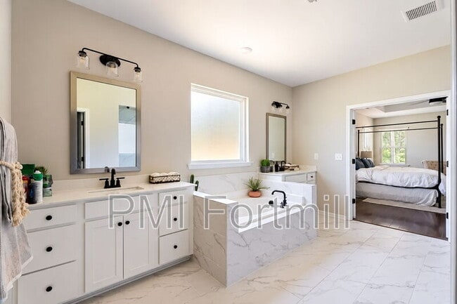 Building Photo - 3138 Montreaux Valley Dr