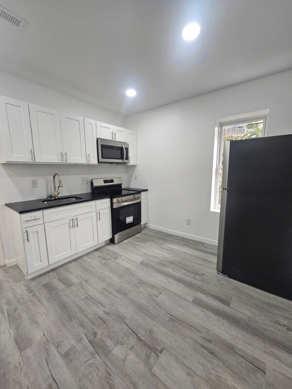 Building Photo - 5161 Wakefield St