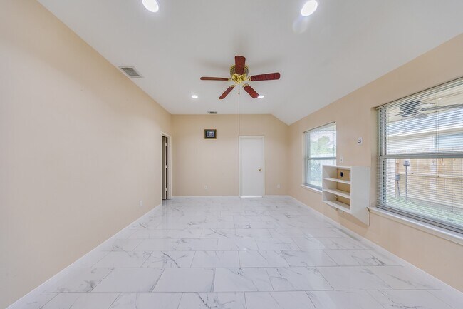 Building Photo - 6515 Autumn Thistle Dr