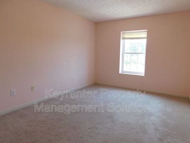 Building Photo - 24 Rose Garden Ln