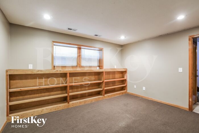 Building Photo - 211 Apple Blossom Ln