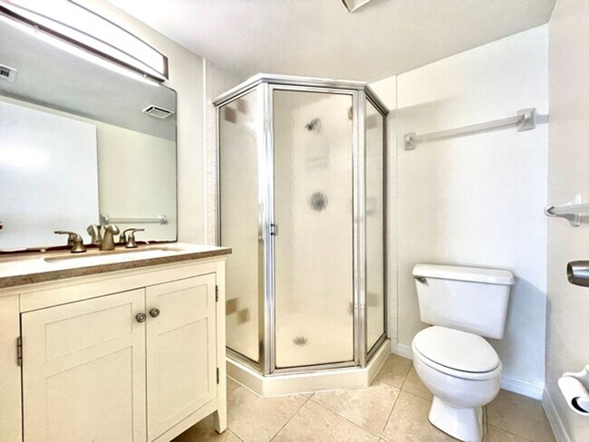 Building Photo - CENTRALLY LOCATED- UPDATED UNFURNISHED ANNUAL RENTAL