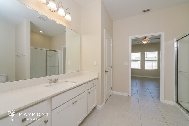 Building Photo - 347 Kenilworth Dr