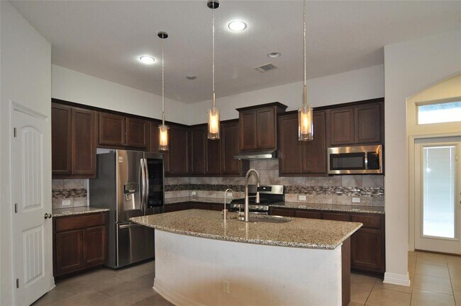 Building Photo - 150 Russet Trl