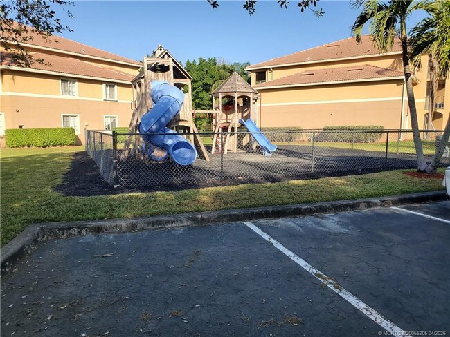 Building Photo - 3617 NW Adriatic Ln