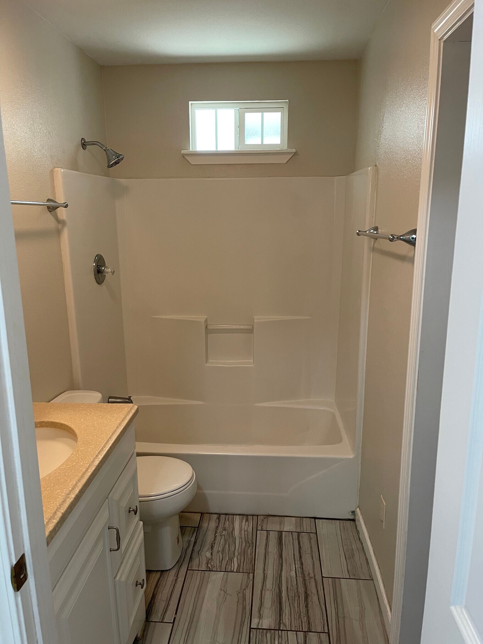 Building Photo - 507 Short St