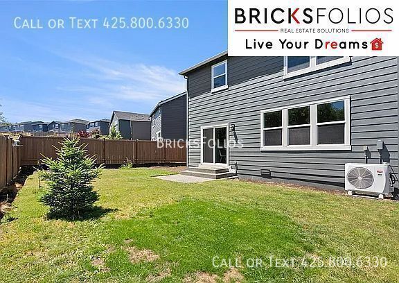 Building Photo - Captivating 5-Bedroom Home with Exceptional Features in Port Orchard.