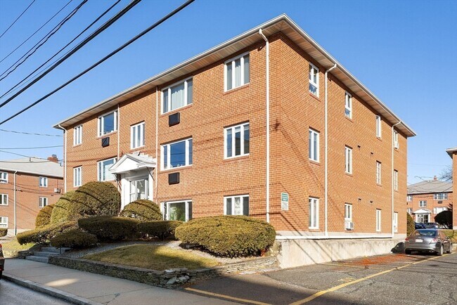 Building Photo - 133 Warren St