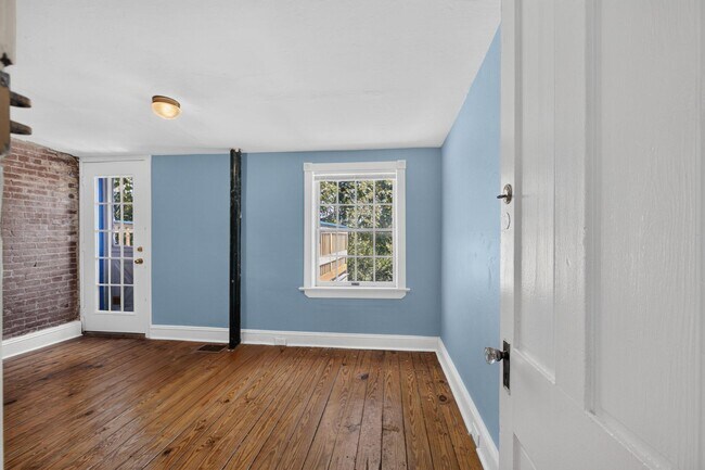 Building Photo - 4051 Ludlow St