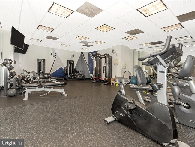 Building Photo - 1150 K St NW