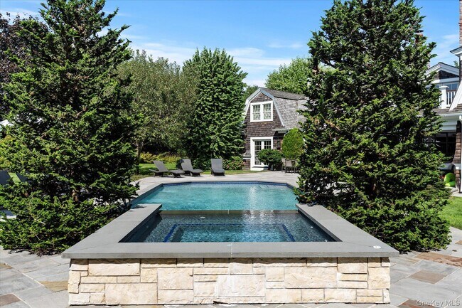 Building Photo - 231 Flying Point Rd