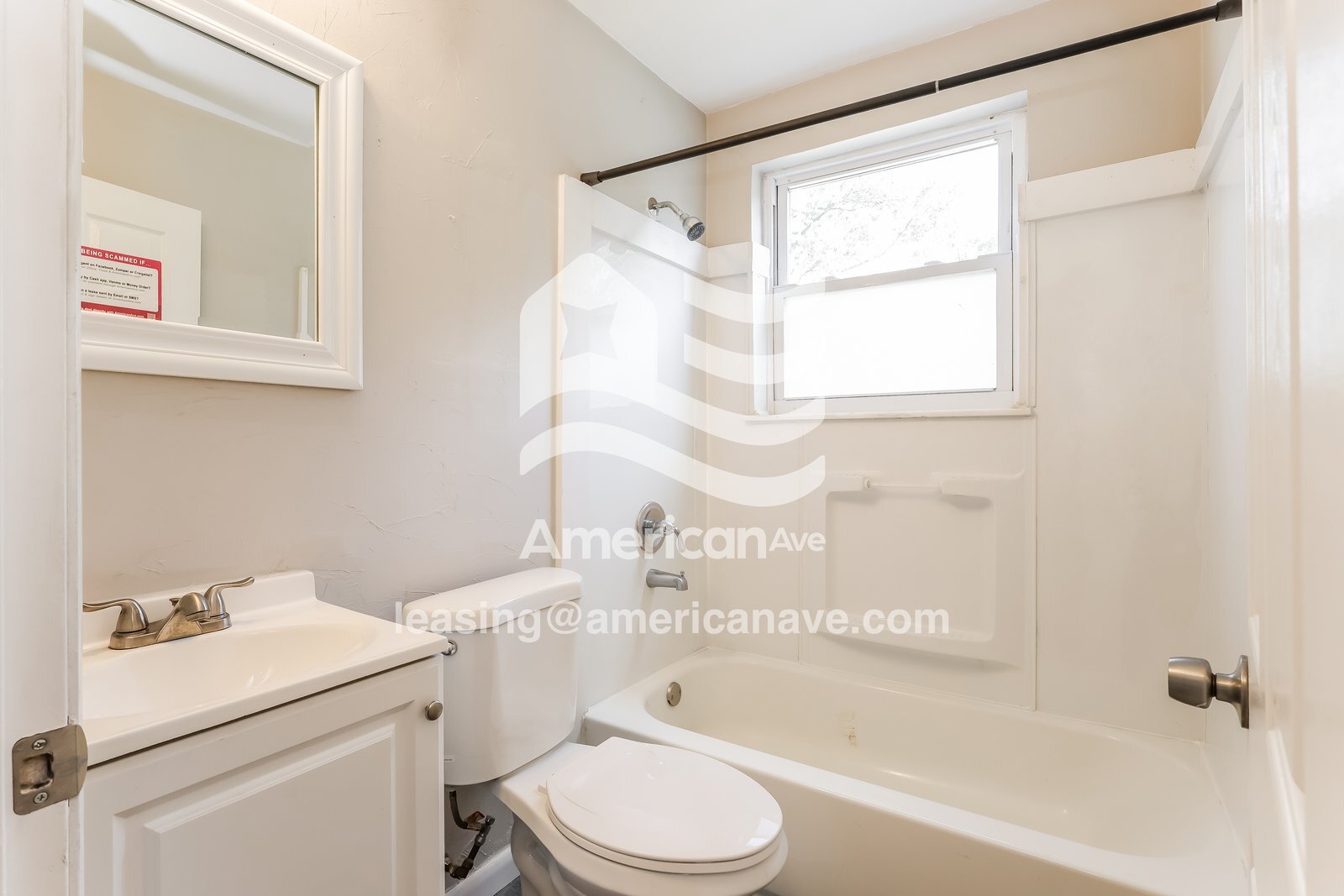 Building Photo - 9448 Beech Dr