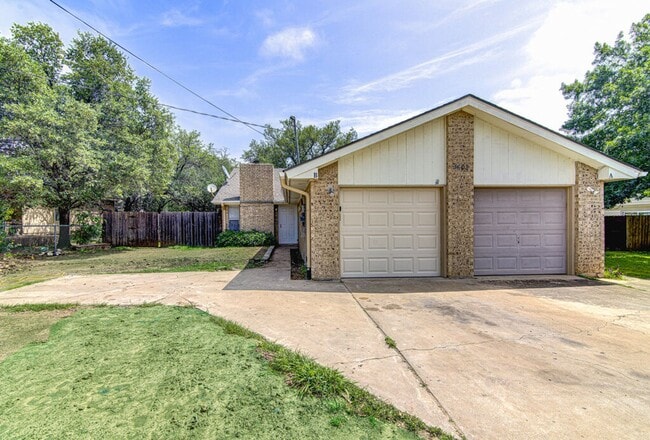 Building Photo - 3603 Rocky Hollow Trail