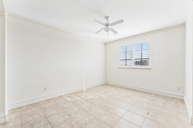 Building Photo - 233 S Federal Hwy