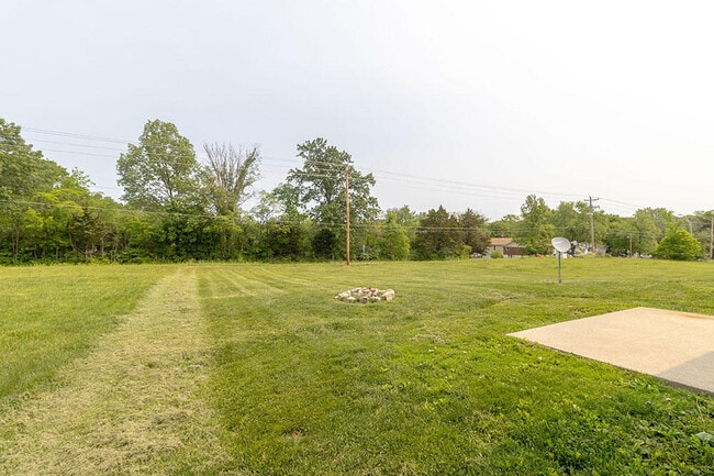 Building Photo - 3611 Zinnia Dr