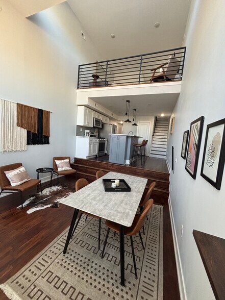 Building Photo - 1220 Lecount St