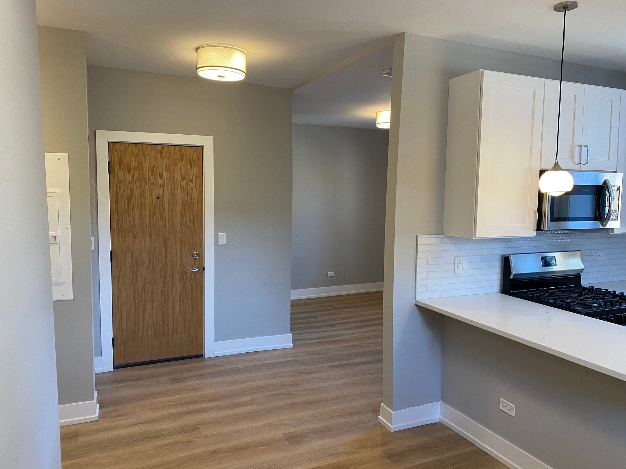 Building Photo - 3925 N Janssen Ave