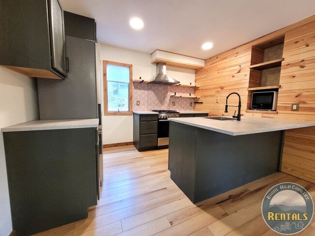 Building Photo - Beautiful 1 Bedroom Home with a Loft