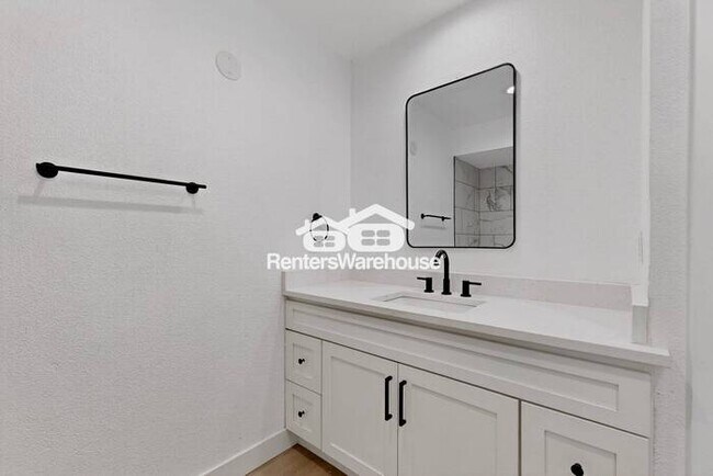 Building Photo - MOVE IN READY  Completely Refreshed Euless...
