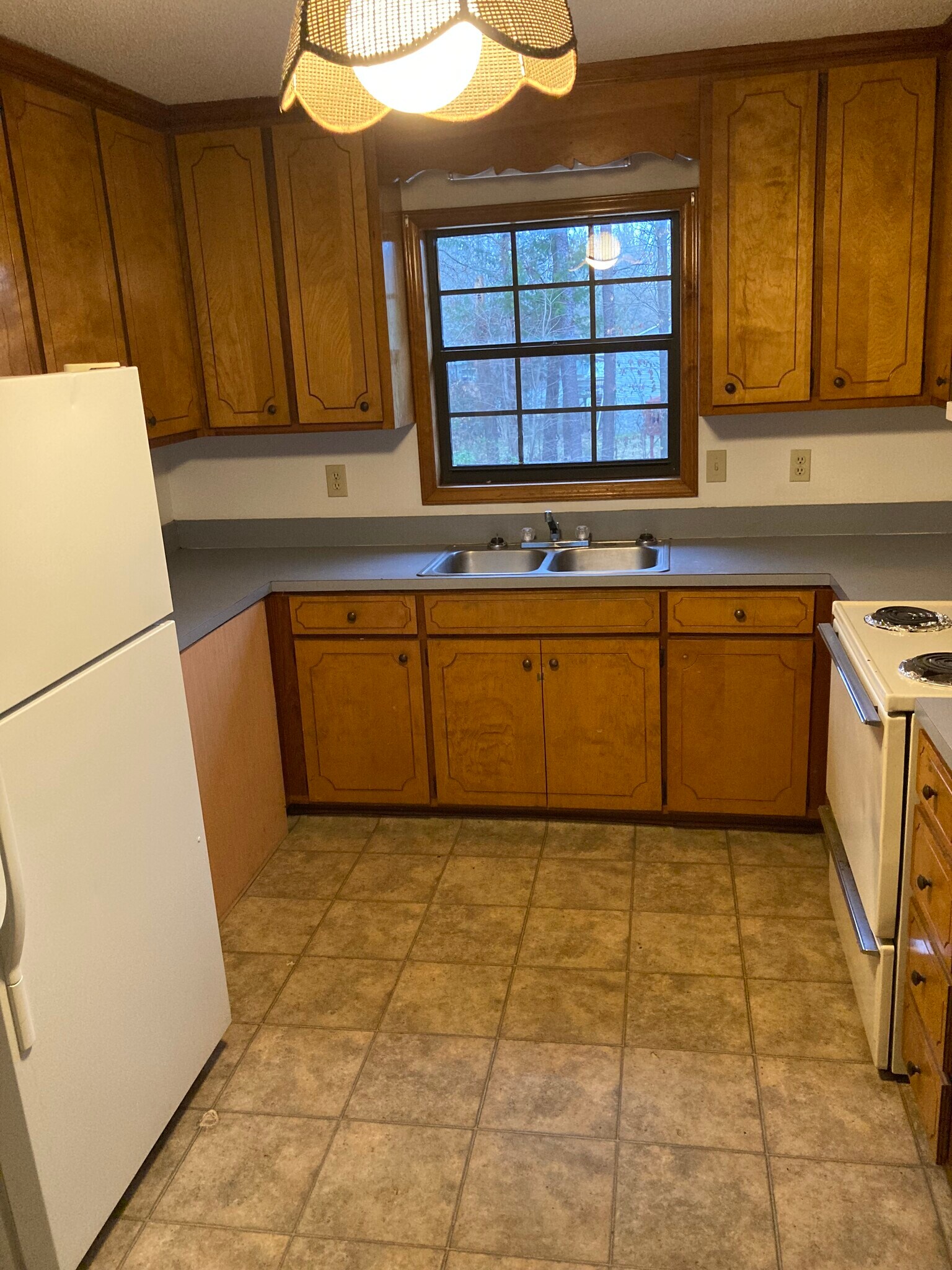 Building Photo - 211 Butterfly Dr