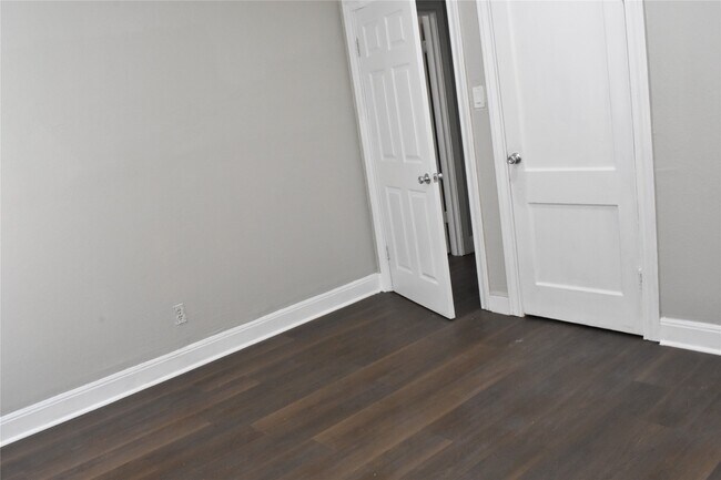 Building Photo - 8113 Bigwood St