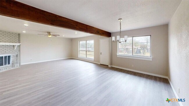 Building Photo - 2018 Shoemaker Dr