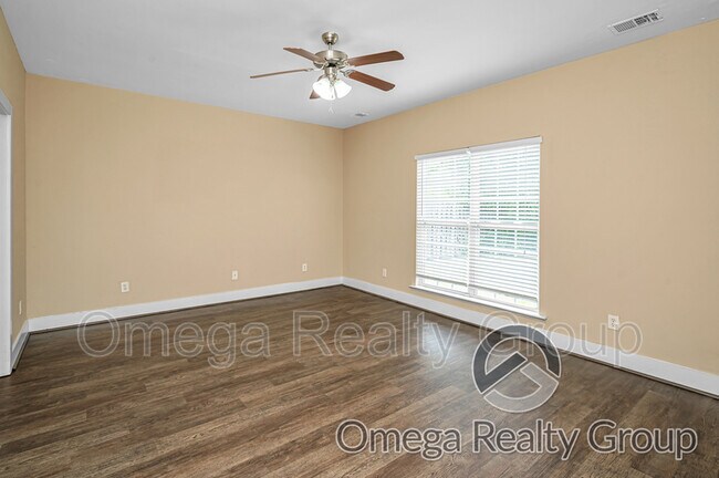 Building Photo - 252 Chesser Park Dr