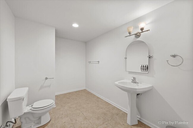 Building Photo - 2240 Barrett Dr