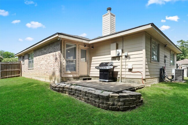 Building Photo - 10807 Twin Circles Dr