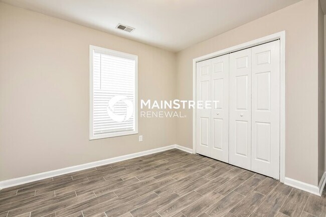 Building Photo - 4 Bedroom Pet-Friendly Home in COVINGTON, GA with Main Street Renewal