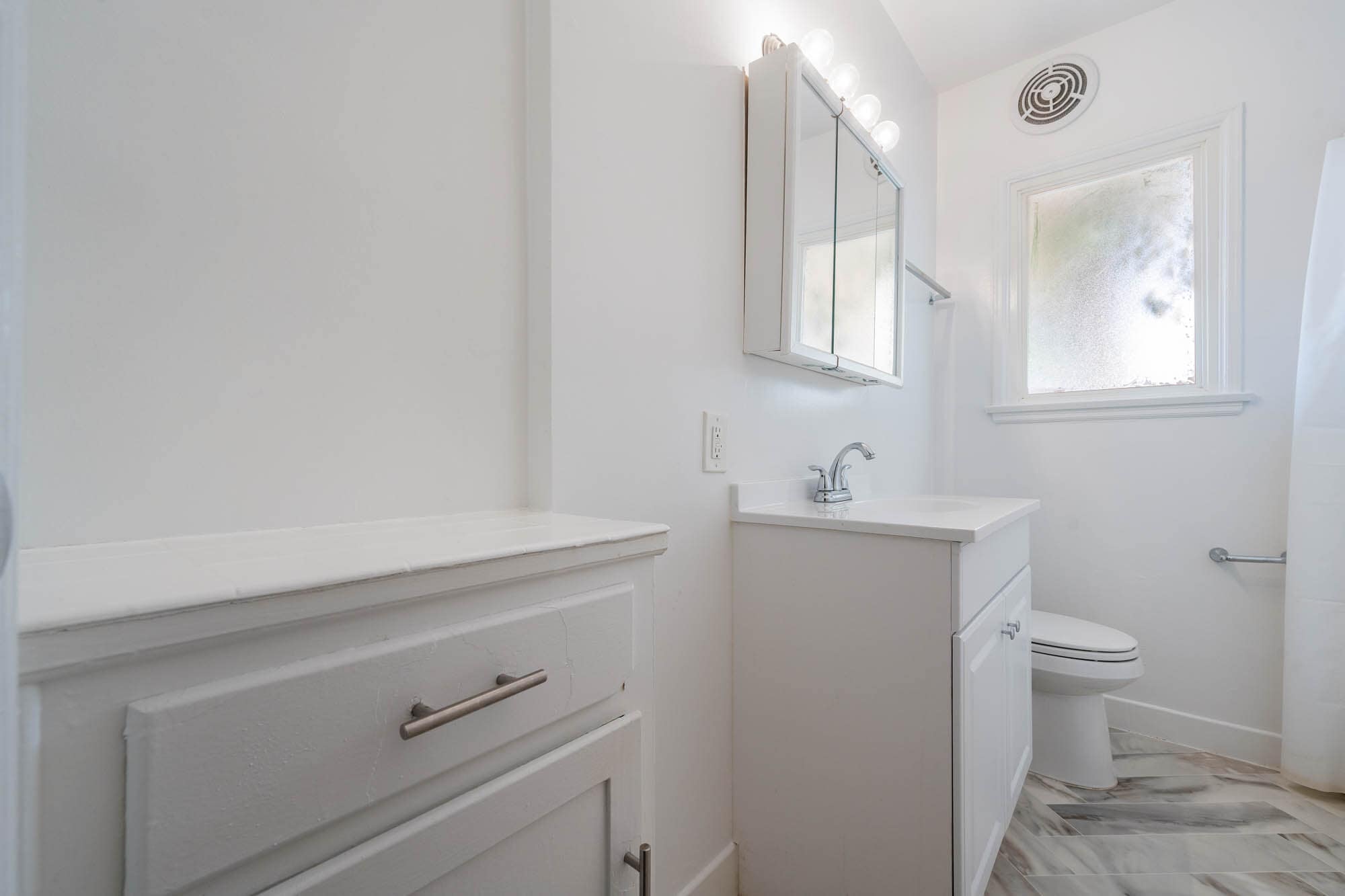 Building Photo - 5854.5 Interceptor St