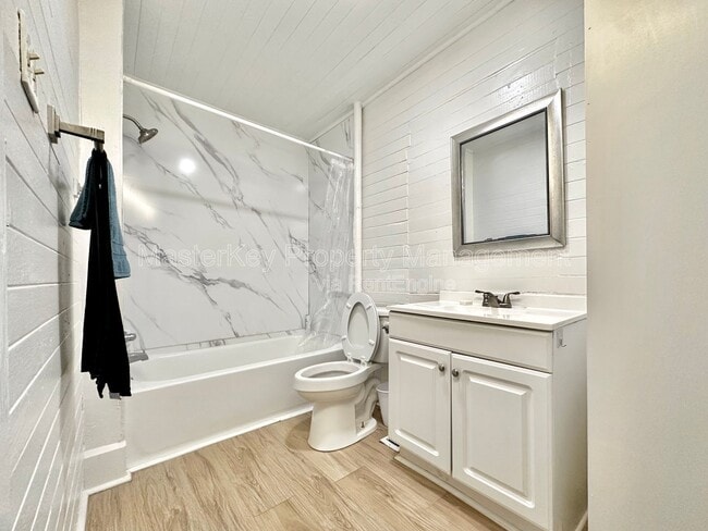 Building Photo - 302 Raynor St