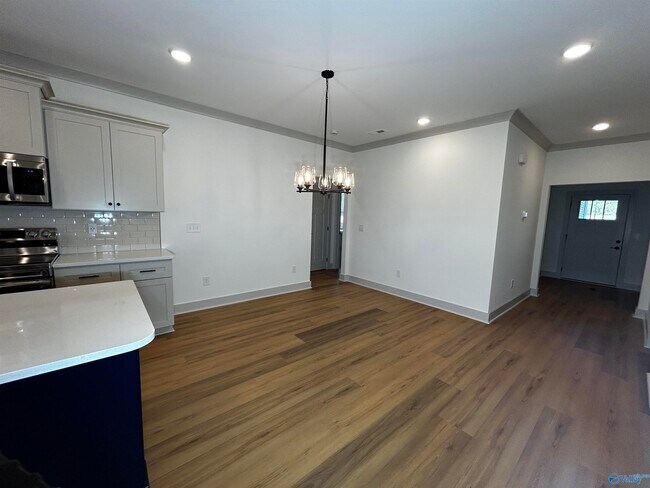 Building Photo - 209 Emma Harris Cir
