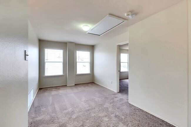 Building Photo - 10900 Gerald Allen Loop