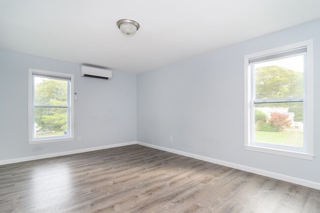 Building Photo - 280 Barlows Landing Rd