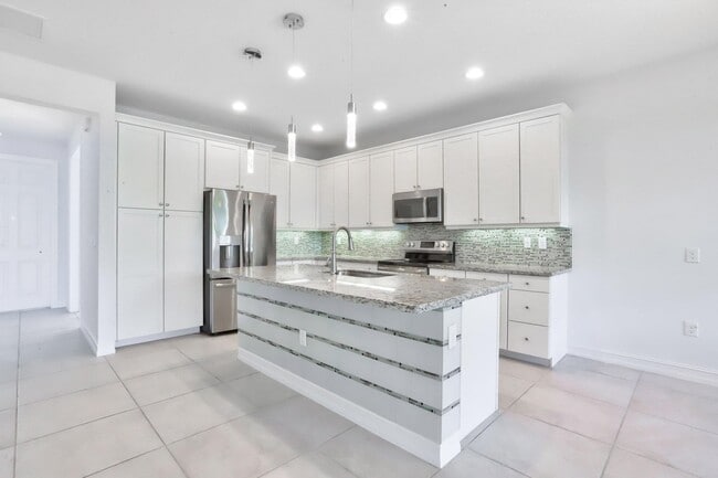 Building Photo - 8101 Ironstone Dr