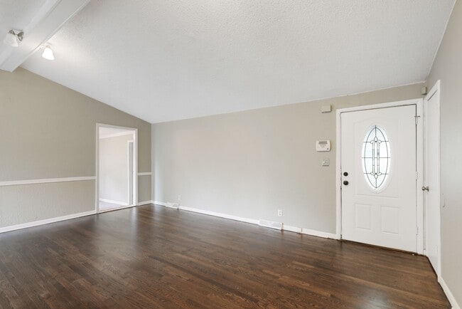 Building Photo - COMING SOON! 4 Bed 2 Bath Kansas City Home...