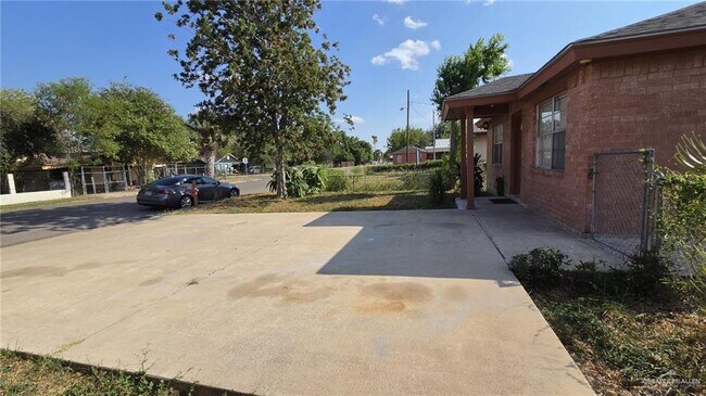 Building Photo - 205 S Doherty Ave