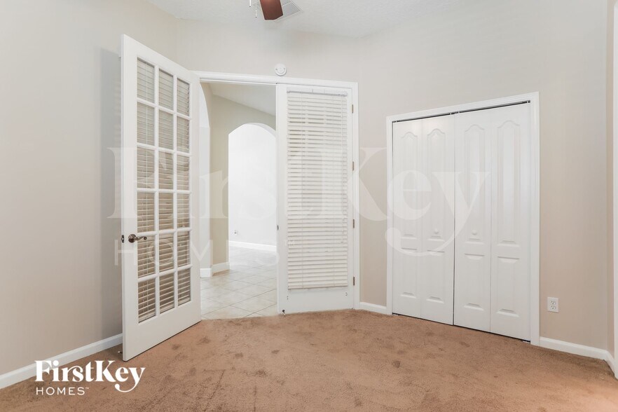 Building Photo - 1656 Fairway Ridge Dr