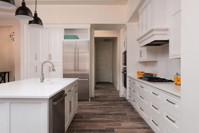 Building Photo - Gorgeous luxury 4 bedroom home in Ivins