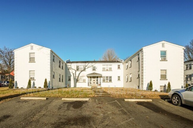 Primary Photo - 1433 Nightingale Rd