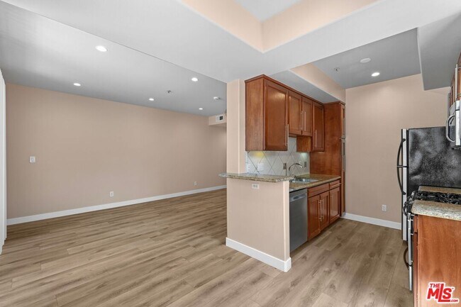 Building Photo - 10275 Missouri Ave