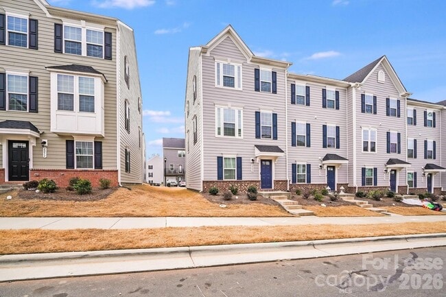 Building Photo - 2303 Autumn Olive Ln