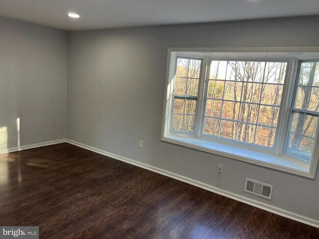 Building Photo - 15019 Ashdale Cir